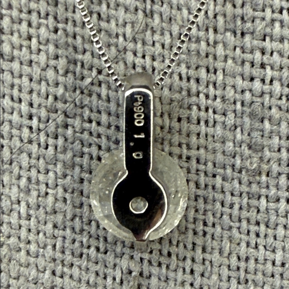 1ct Natural Diamond Pendant Necklace in Platinum Pt850 / Pt900 - Picture 5 of 6